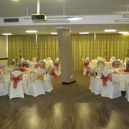 La Mercy Beach Hotel Bagian luar foto